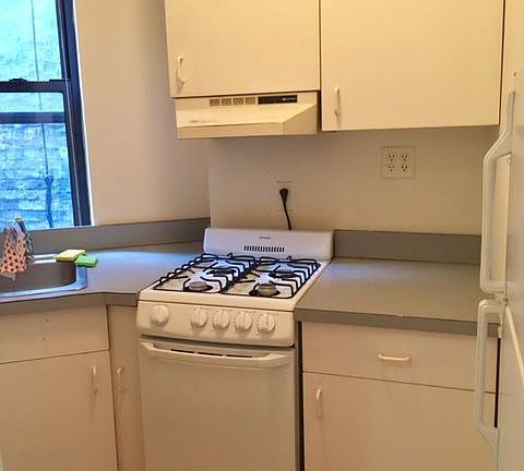 4th image of 208 E 84th St APT 4B