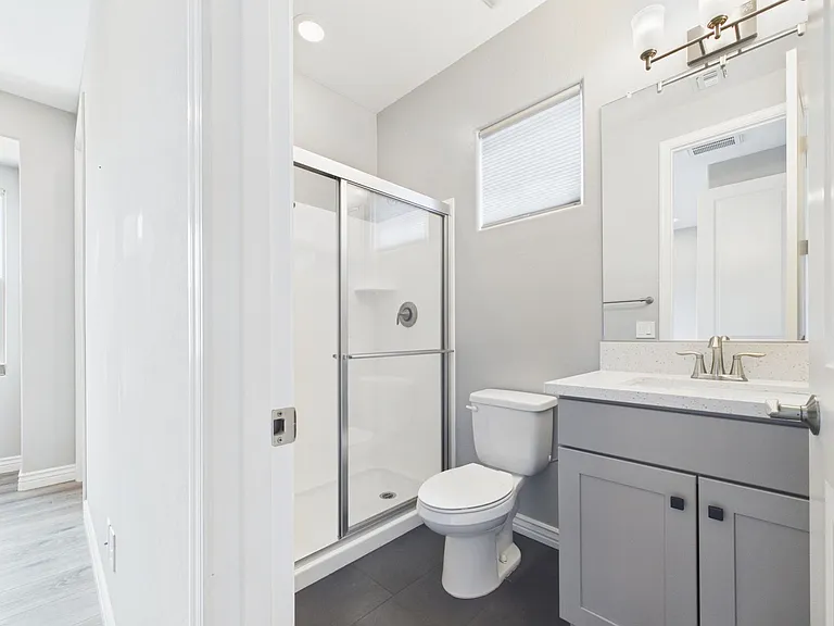 7001 E Portland St — Photo 27
