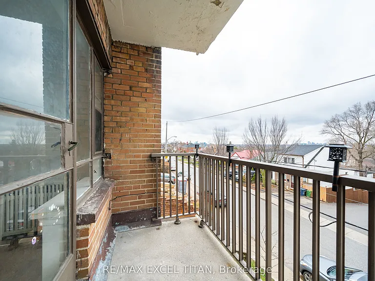2507 Eglinton Ave W #106 — Photo 12