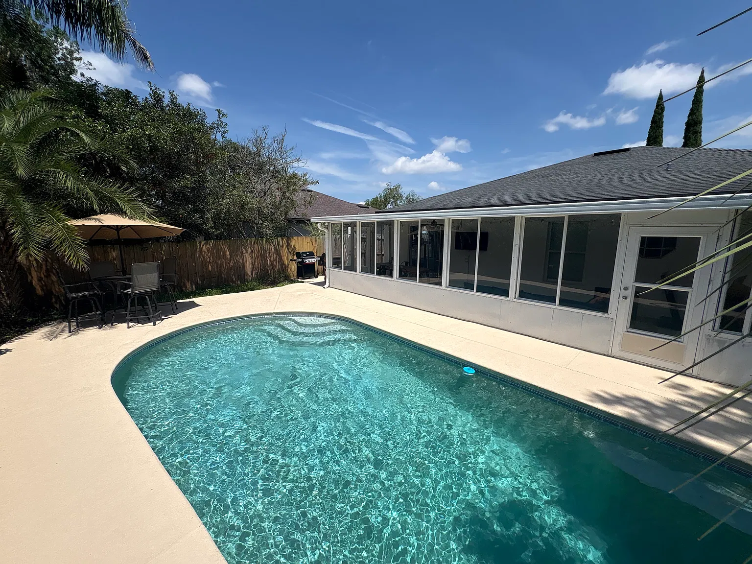 4 bed, 1855 sqft, $2,800 — Photo 1