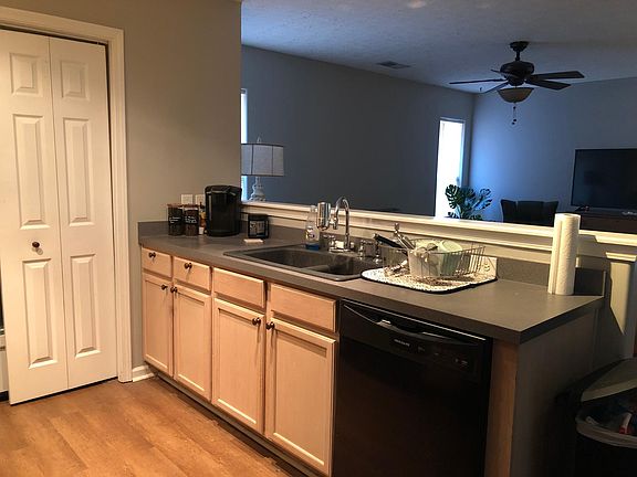 5th image of 3021 Caddis Ln