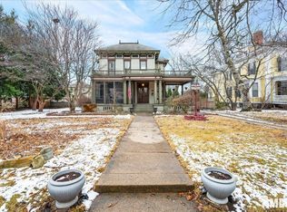 1007 E Jefferson St, Bloomington, IL 61701