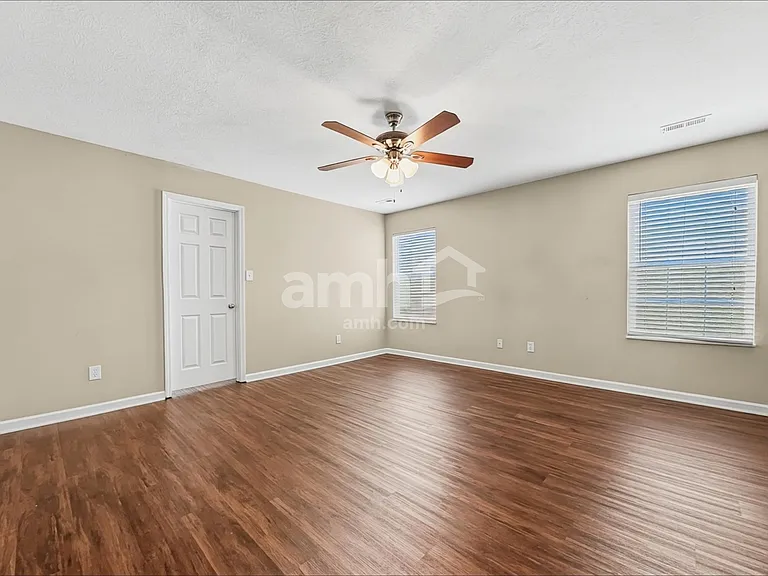 4449 Oakbank Ln — Photo 10