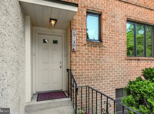 9130 Ayrdalecrescent St, Philadelphia, PA 19128