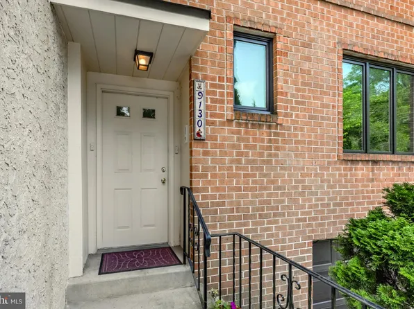 9130 Ayrdalecrescent St, Philadelphia, PA 19128