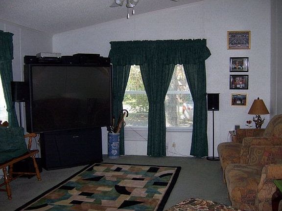 3rd image of 119 Falcon Ln