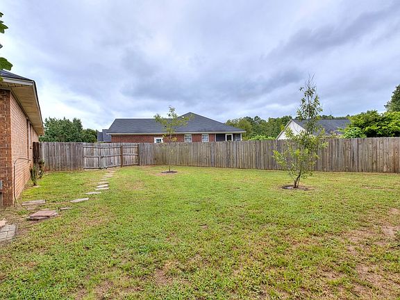 5th image of 2090 Essex Dr