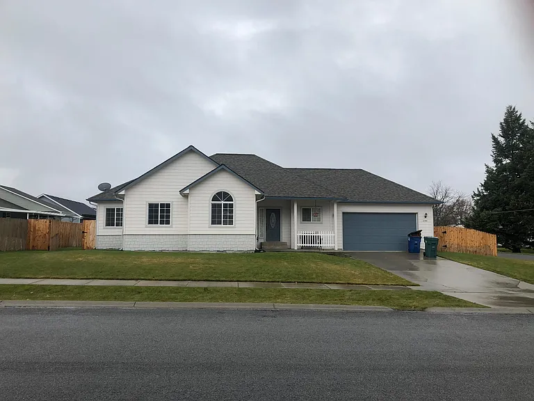 2780 W Iago St — Photo 1