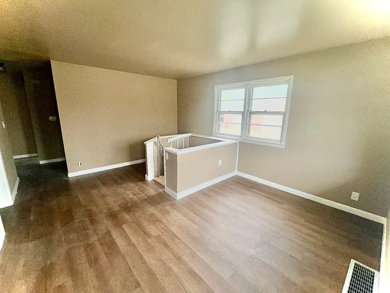 1248 Lewis Ave — Photo 3