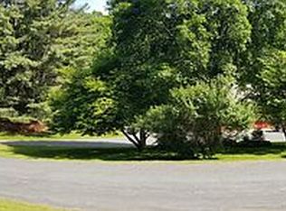 320 Smith Hill Rd, Troy, NY 12180