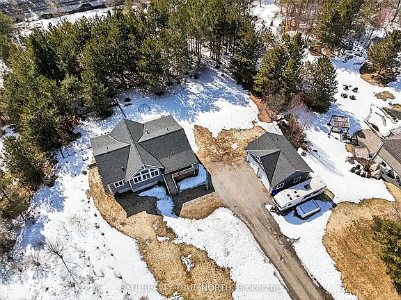 3rd image of 139 Rue Eric