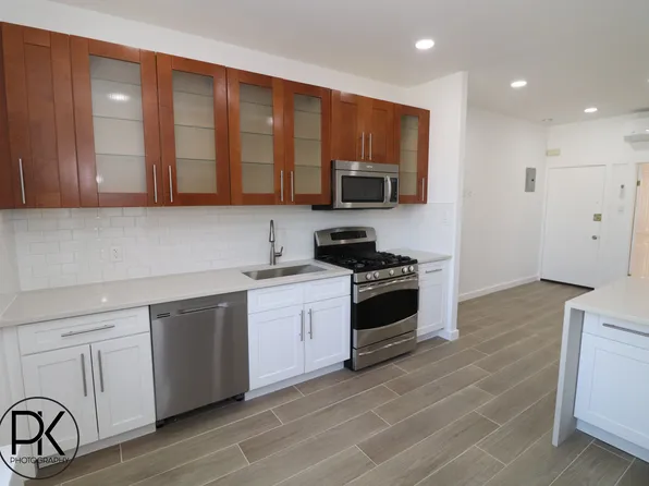 18-77 Linden Street image 7 of 17