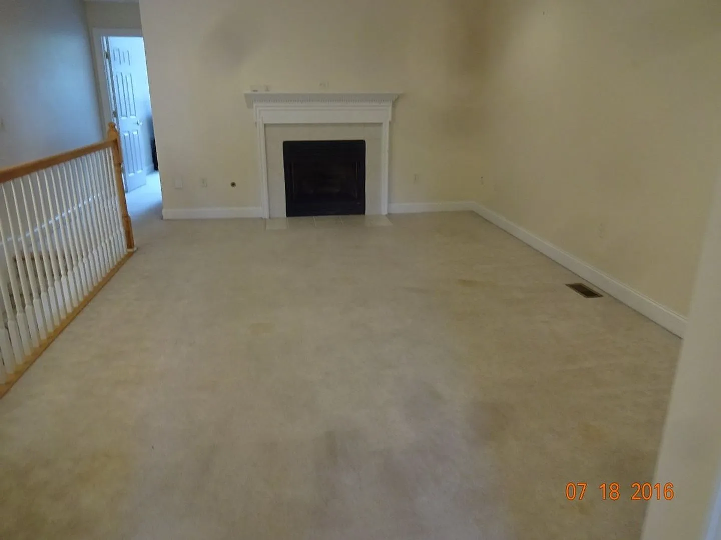 4 bedroom 3 bath Townhouse — Photo 4