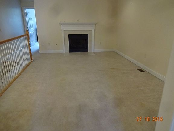 4th image of 1035 Red Leaf Dr