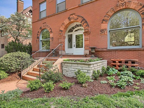 2nd image of 50 Waterman Pl