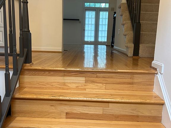 2nd image of 8325 Ridge Crossing Ln