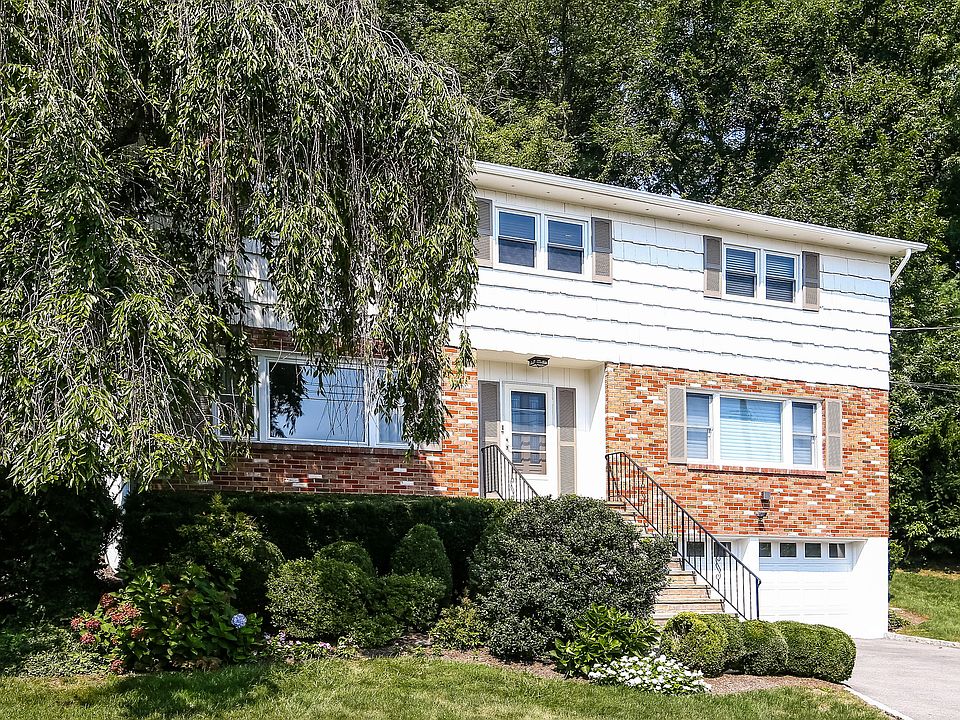 1st image of 7 McKenna Pl