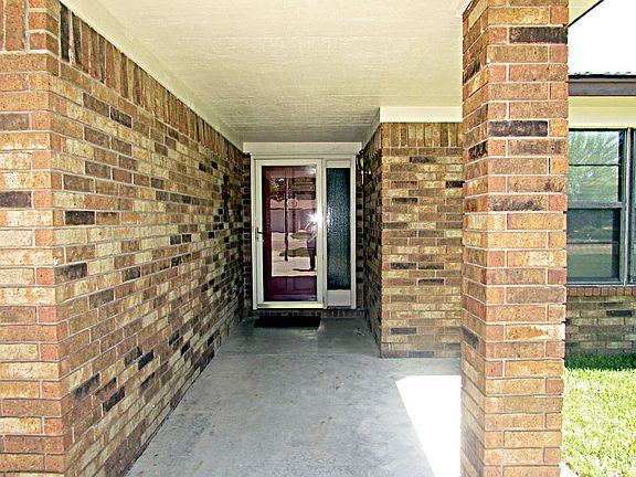 2nd image of 602 Floyd Ave