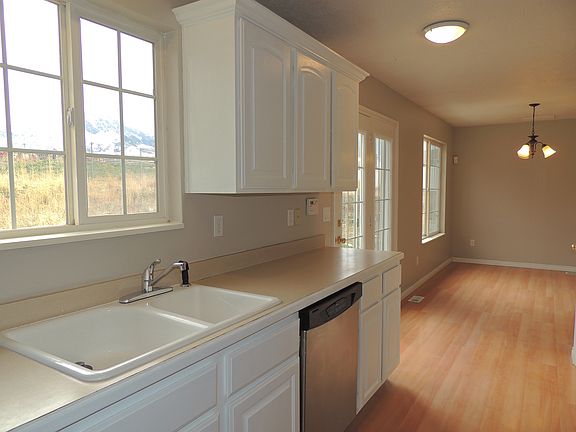 Kitchen and dinning room