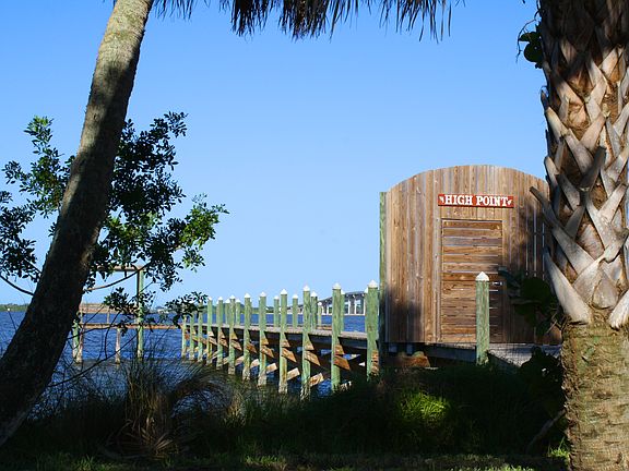 3rd image of 3412 N Indian River Dr