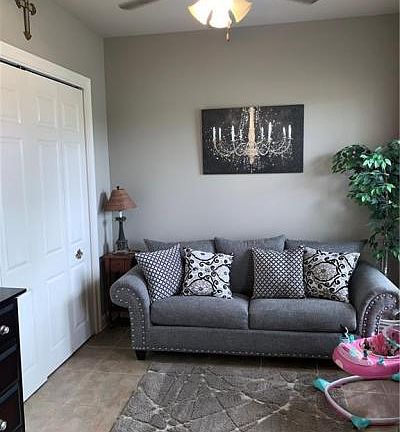 5th image of 555 Oak Glen Dr