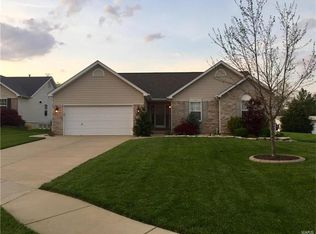 31 Crimson Leaf Ct, Wentzville, MO 63385