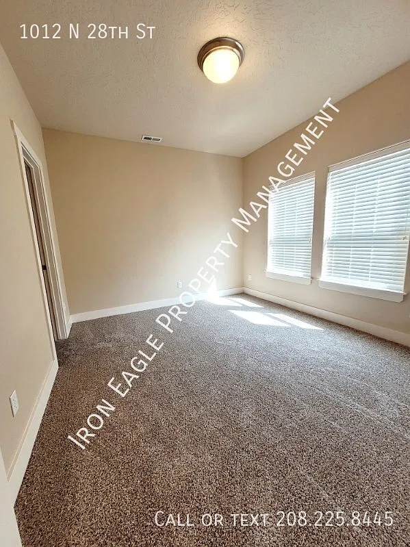 3 bed, 2.0 bath, 1411 sqft, $1,995 — Photo 4