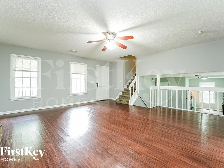 5565 Westberry Ln — Photo 2