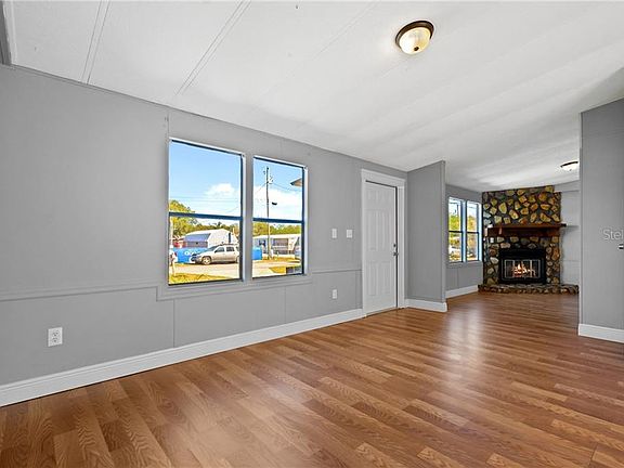 3rd image of 4061 Barbara Ave
