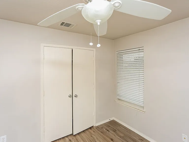 10921 Emerald Park Ln — Photo 14