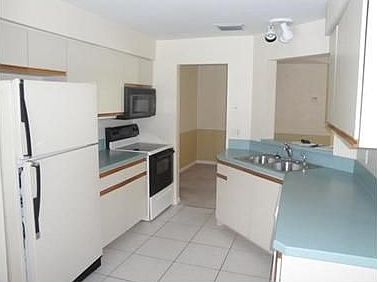 3rd image of 2528 SE Jason Pl