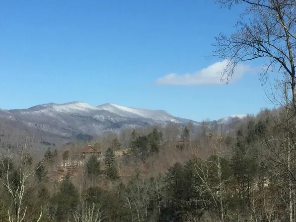 31 Grand Laurel, Brasstown, NC 28902