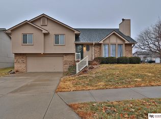 16504 Weir St, Omaha, NE 68135
