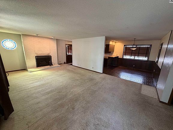 4th image of 402 W Blaine St