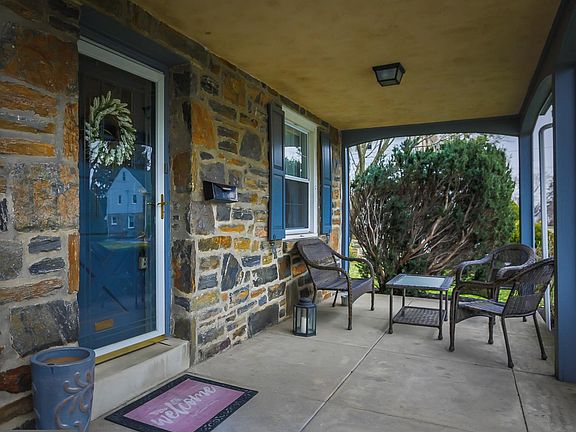 2nd image of 917 Collenbrook Ave