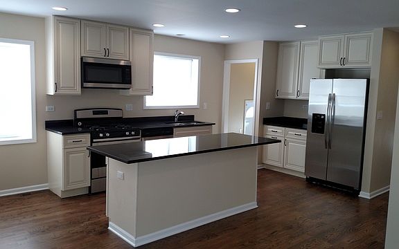 3rd image of 14210 Avalon Ave