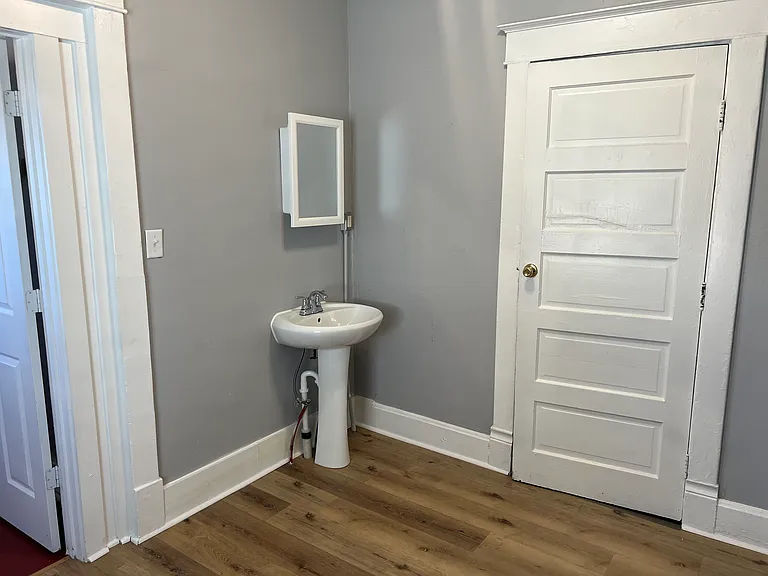 1305 S Belmont Ave — Photo 8