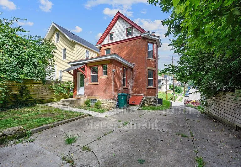 421 Dorchester Ave — Photo 11