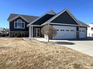 2230 Primrose Dr, Brookings, SD 57006
