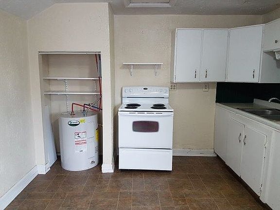 5th image of 515 W F St