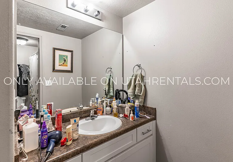 871 E 620 N #J2-1 — Photo 12