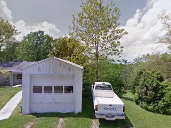 2nd image of 321 Paddock Green Dr