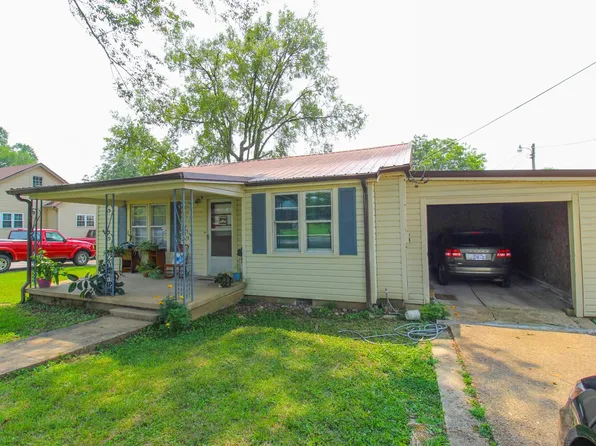 142 Lexington St, Bruceton, TN 38317