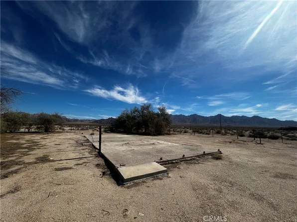 87780 Amboy Rd, Amboy, CA 92304