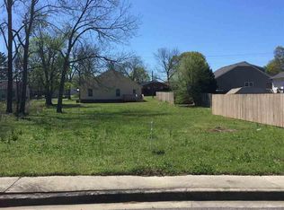 402 Pine St NW, Hartselle, AL 35640