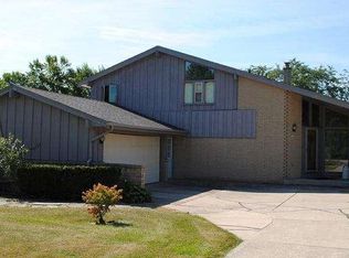 5725 Acorn Trl, Racine, WI 53402