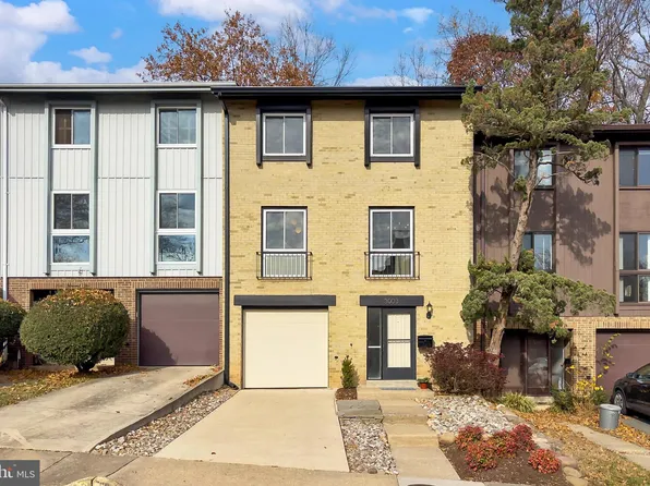 3003 Mission Square Dr, Fairfax, VA 22031