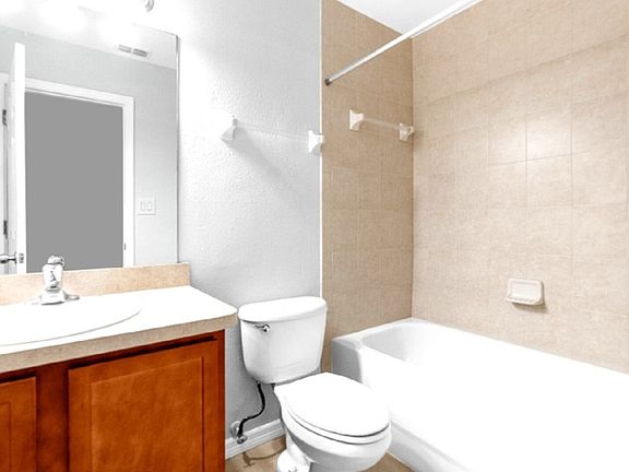 5th image of 5551 Executive Dr APT A5