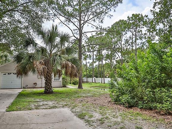 3rd image of 9486 Forest Hills Cir