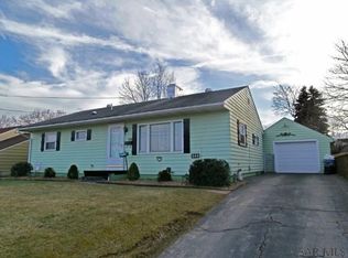 245 Sherwood Dr, Johnstown, PA 15905